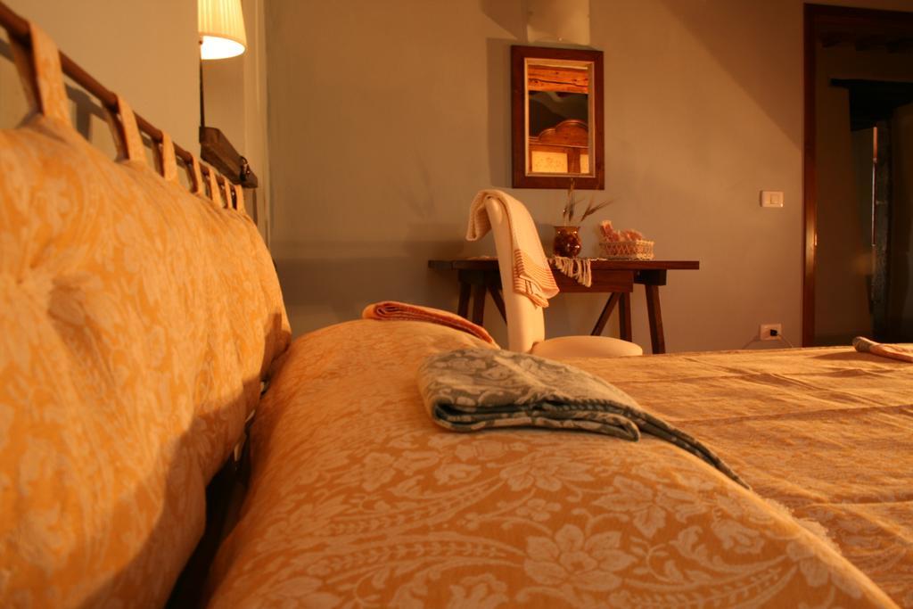 Locanda Del Viandante B&B Ангьяри Номер фото